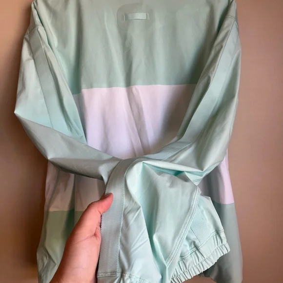 Lululemon Spring Jacket | Size 10 - Picture 5 of 8